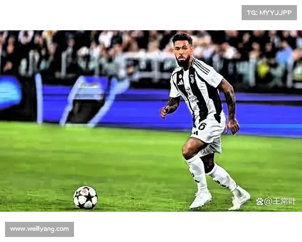 都体：森林计划租后买道格拉斯总价3300万欧 尤文开价4000万欧